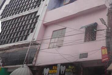 Otel Goroomgo Rajput Charbagh Lucknow