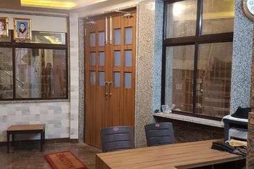 בית מלון כפרי K K Renuka Dharamshala