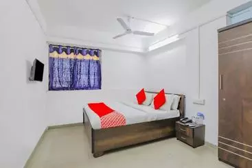 Hotel Oyo 79236  Laksh
