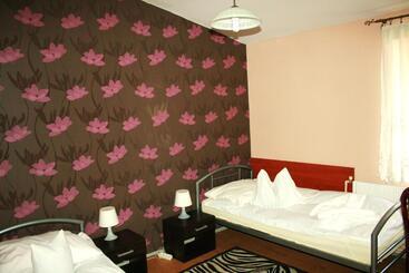 Отель Komfort Inn   Dwór Hubertus