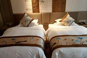 Hotel Baoying Jinling