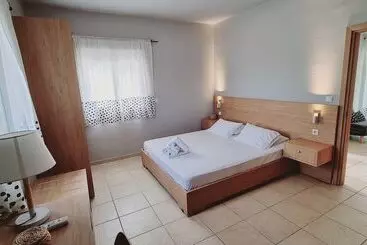 Chloe Apartments