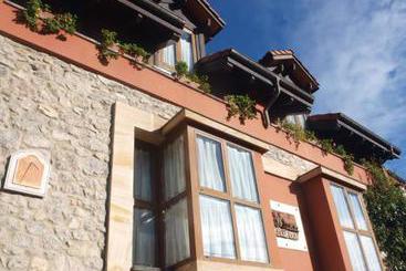 Apartamentos La Llobera