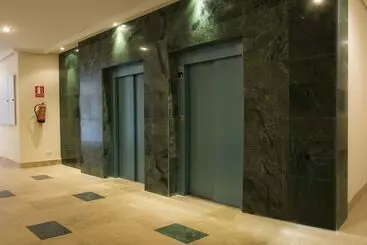 Aparthotel Compostela Suites