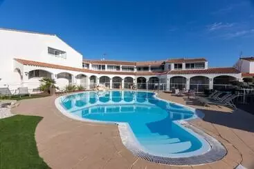 ホテル Hôtel Restaurant Le Grand Large Face à La Plage Ile De Ré