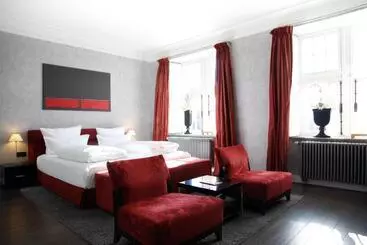 هتل Manoir De Lébioles