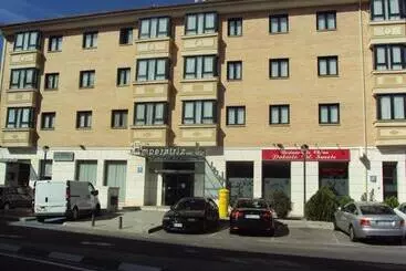 호텔 Puerta De Ocaña