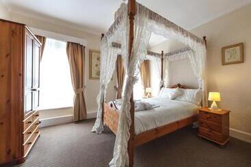 Отель The Bacchus