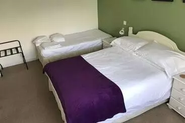 ホテル The Plume Of Feathers