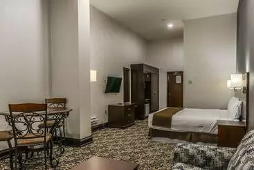 Woodbine Hotel & Suites