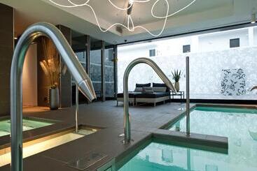 בית מלון כפרי Migjorn Ibiza Suites & Spa