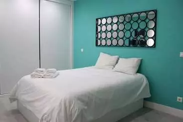 Apartamente turistice Puerta Del Sol Apartment  1br 1bt