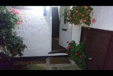 Pensão Room In Guest Room   Family Room Sleeps 3 With 1 Double And 1 Single Bed Ground Floor Private Shower