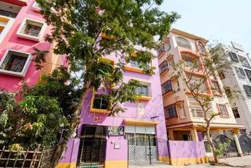 Hotel Oyo 80053 Balmy Bnb