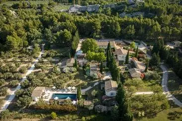 Hotel Les Petites Maisons   Hameau Des Baux