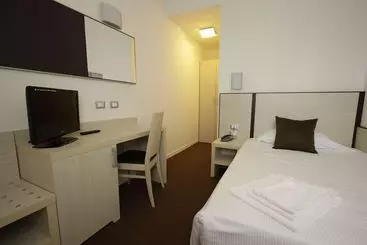 Hotelli Paradise Airport