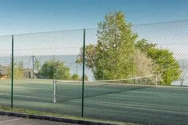 אתר נופש Garden & City Evian Lugrin