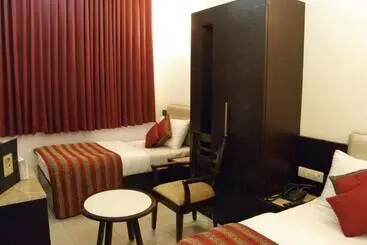 هتل Chanchal Continental