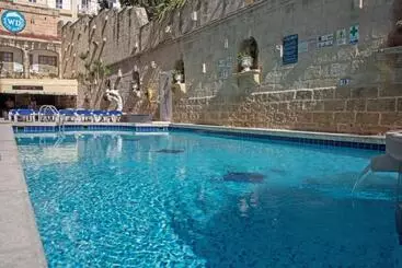 هتل آپارتمان White Dolphin Complex