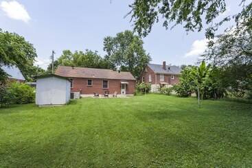 Charming Nashville Cottage 12 Min Downtown