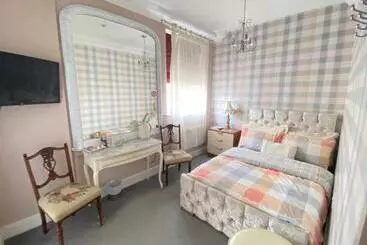 ペンション Upton Country Park Guest House