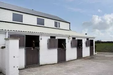 Rose Cottage Captivating 1 Bed Cottage In Bangor