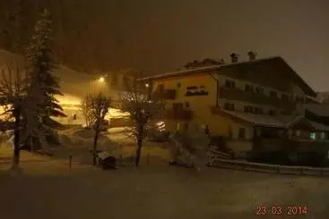 호텔 Albergo Fiordaliso