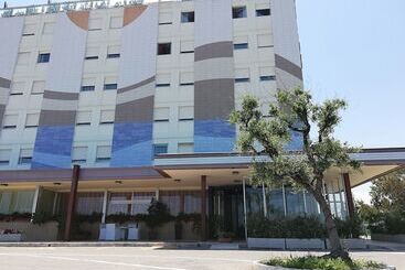 Barion Hotel & Congressi