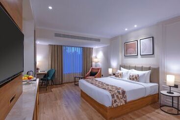 호텔 Royale Sarovar Portico Agra