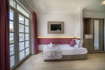 酒店 Lykia Botanika Beach & Fun Club