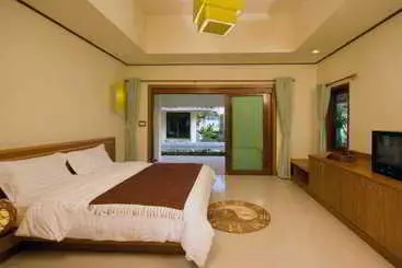 Hotel Nantra De Deluxe