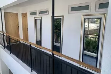 هتل Cosy Guest House Sous Le Badamier