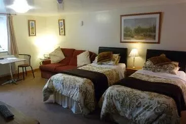 Oakenholt Farm Bed And Breakfast