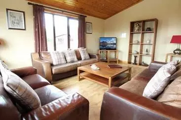 Landhus Stunning 4 Bedlog Cabin In Kerrykeel  Sleeps 10