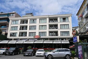 בית מלון כפרי Emirganli Suites