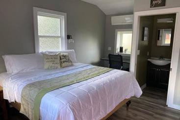 הוסטל Murphys Law Inn 3