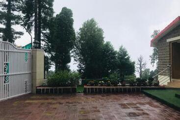 H.m.h Lodges & Hotel Resort