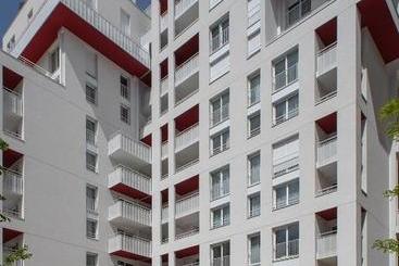 アパートホテル Domitys La Badiane