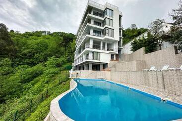 هتل Hills Kvariati