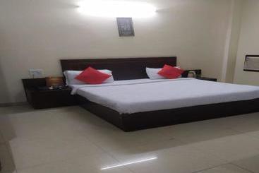 فندق Oyo 80507 Ram Palace