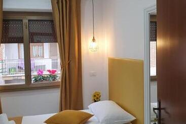 פנסיון Affittacamere Dianir