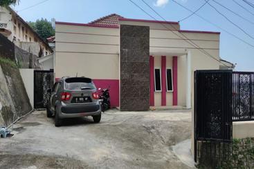 Hotell Oyo 90440 Zleepy Whiteland