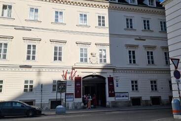 هتل Palais Elegance Wien