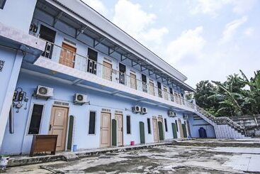 هتل Spot On 90433 Serasi Kost