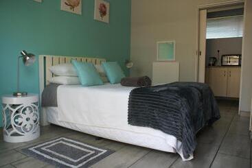 ペンション Flutterby Guesthouse