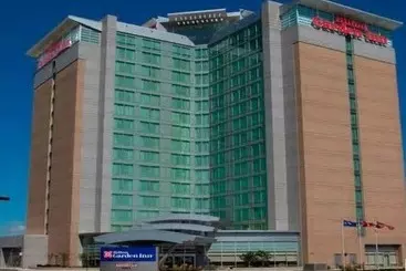 Отель Hilton Garden Inn Toronto Airport