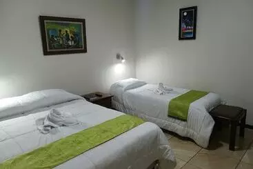 فندق Wagelia Turrialba