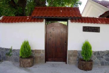 Pensjonat Stariya Oreh Pool & Garden