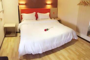 Hotel 7days Premium Kunming University Town Subway Station Branch