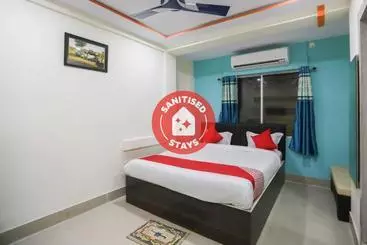 Hotel Oyo 68087 Red Velvet Siddhi Vinayak